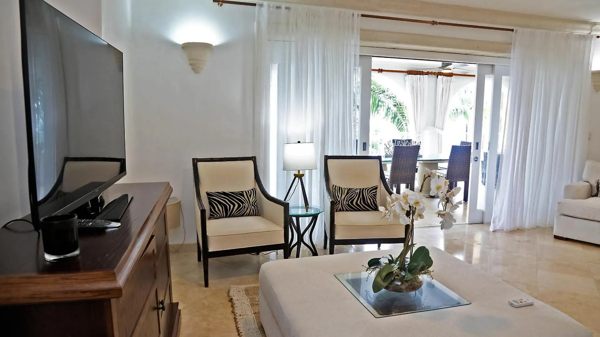 Spb 309 Luxury Beach Front Property Сент-Питер Барбадос