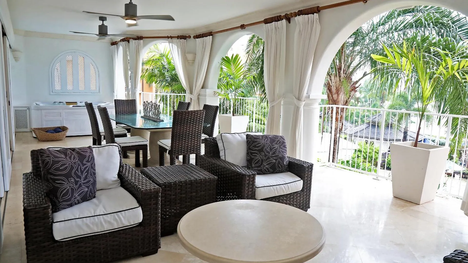 Апарт-отель Spb 309 Luxury Beach Front Property Сент-Питер
